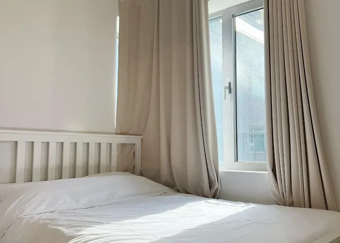 Atmos Samsung Privateterrace 5-min Walk To Subway & Coex Freeparking Brandnew Elevator 아파트
